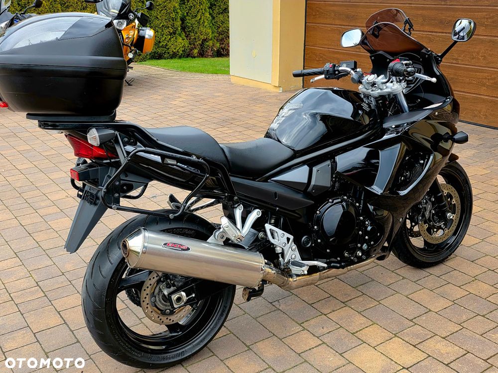 Suzuki GSX - 27