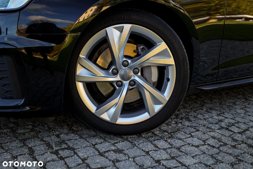 Audi A4 Avant 40 TDI S tronic S line - 2