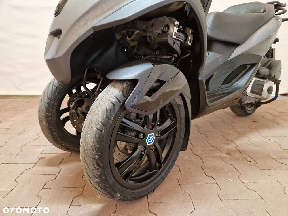 Piaggio MP-3 - 32