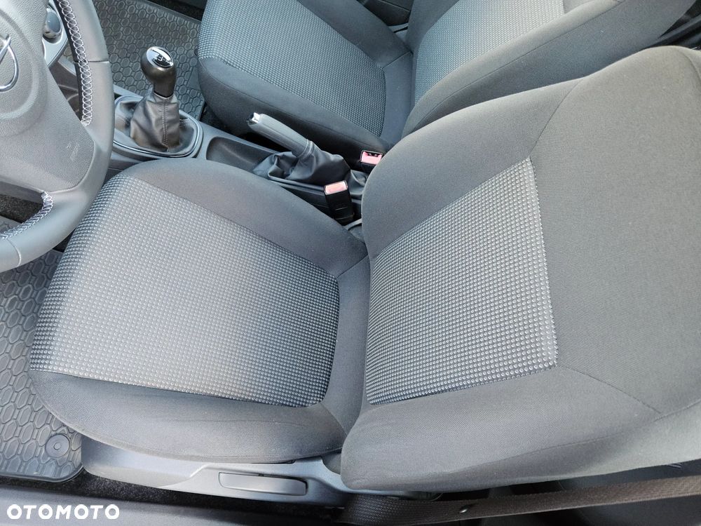 Opel Corsa 1.2 16V Essentia - 15