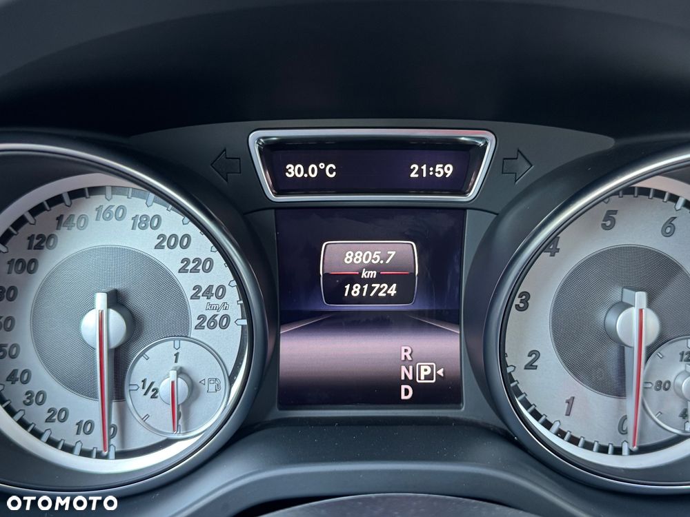 Mercedes-Benz GLA 250 4Matic 7G-DCT AMG Line - 33