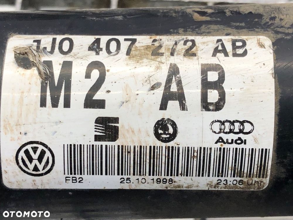 PÓŁOŚ PRAWY PRZÓD - 76.00 PLN - AUDI A3 (8L1) 1996 - 2006 1.6 74 kW [101 KM] benzyna 1996 - 2003 - 4