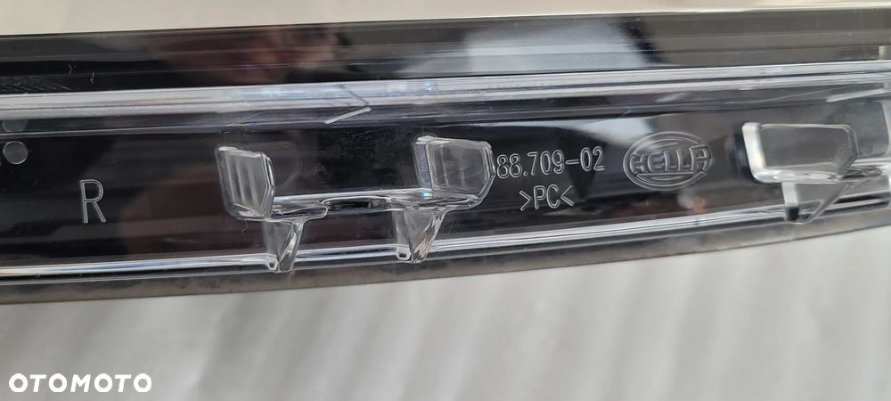 LAMPA PRZÓD PRAWA ZWYKŁA RENAULT TRAFIC III 2014- 260108047R - 2