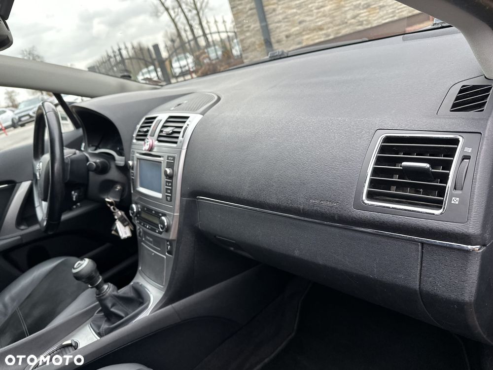 Toyota Avensis 1.8 Premium EU5 - 14