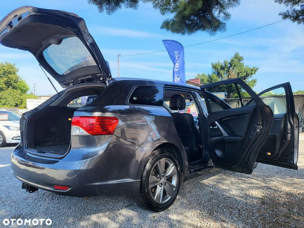 Toyota Avensis - 12