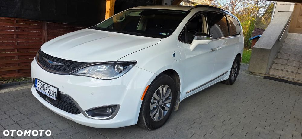 Chrysler Pacifica - 3