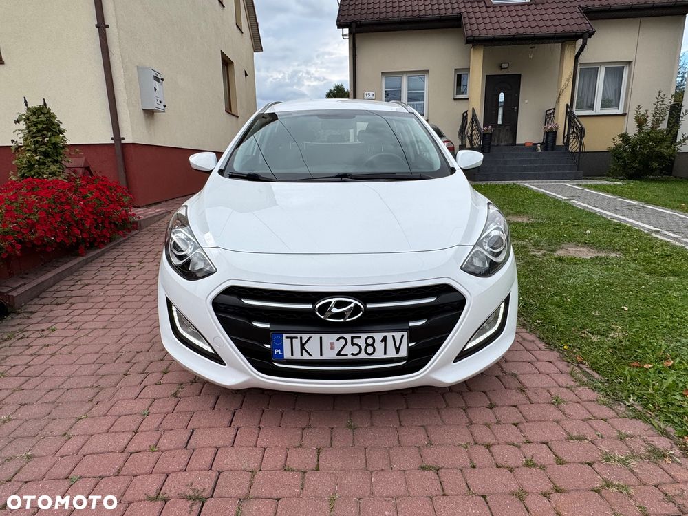 Hyundai i30 blue 1.4 - 7