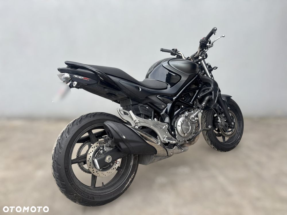 Suzuki Gladius - 3