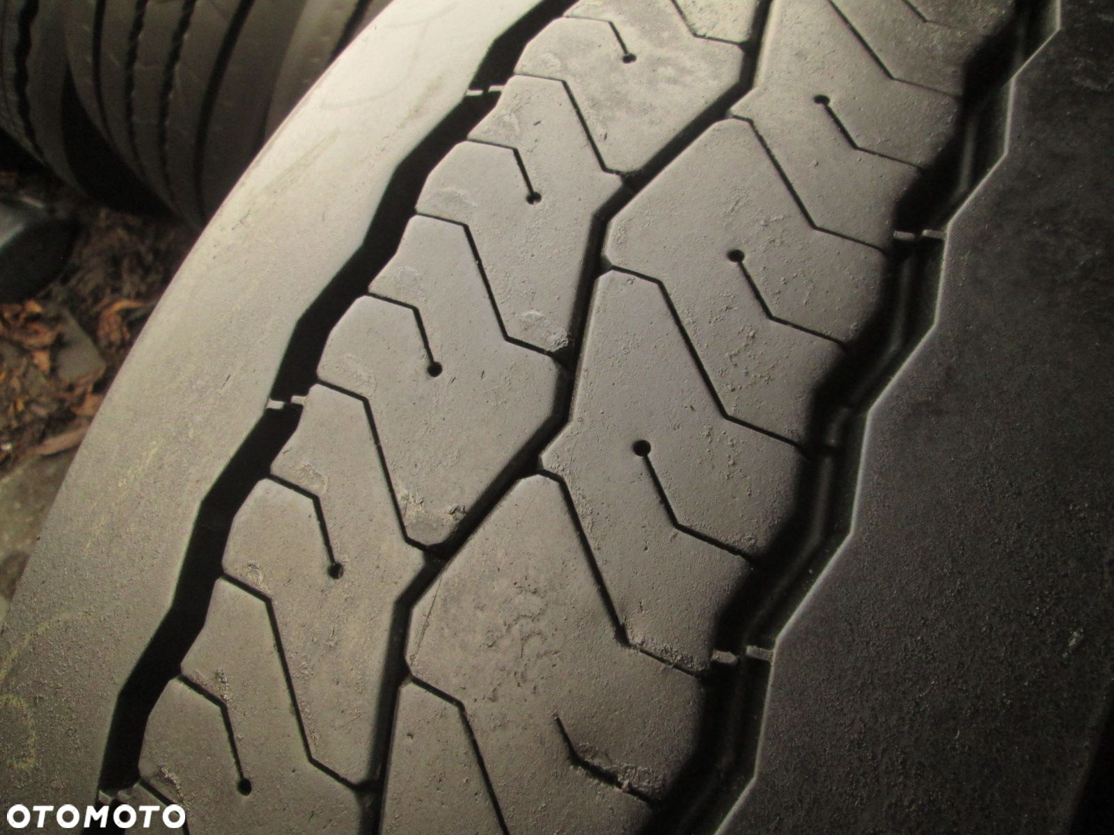 Opony ciężarowe 275/70r22.5 Bridgestone U-AP002. Opony ciężarowe - 9