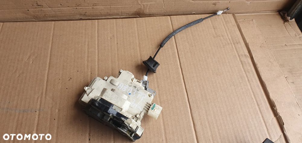 Zamek drzwi prawy przód przedni prawy Audi A8 D3 4E1837016 - 5