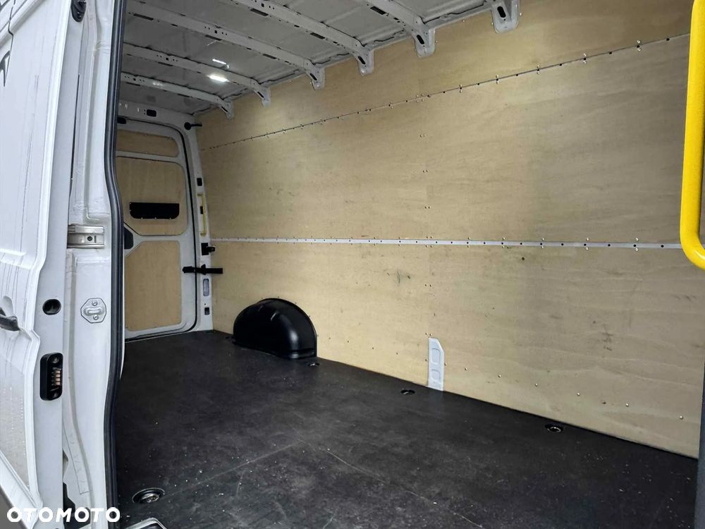 MAN TGE 3.180 FURGON 4x2F SB - 12