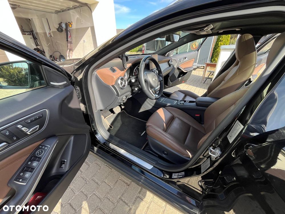 Mercedes-Benz GLA 220 4-Matic - 24