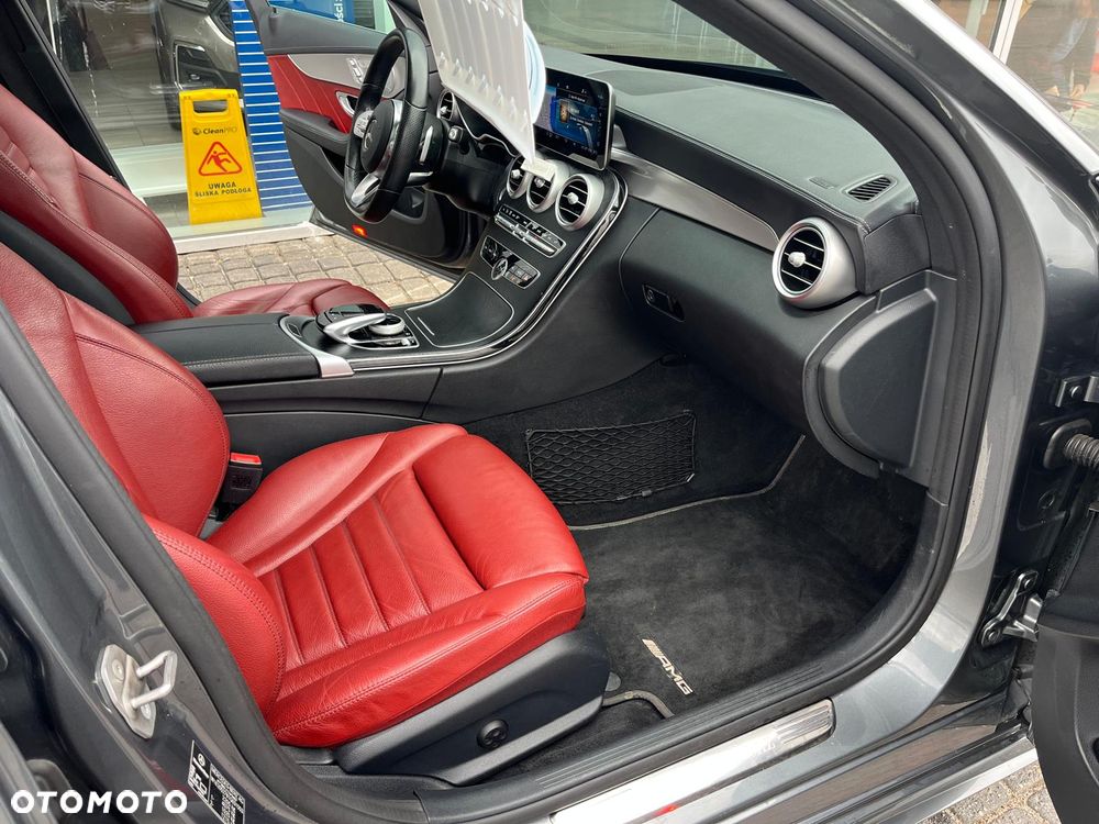 Mercedes-Benz Klasa C 200 4MATIC 9G-TRONIC - 24