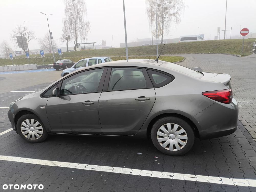 Opel Astra 1.6 EU6 - 5