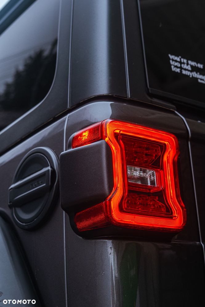 Jeep Wrangler - 10