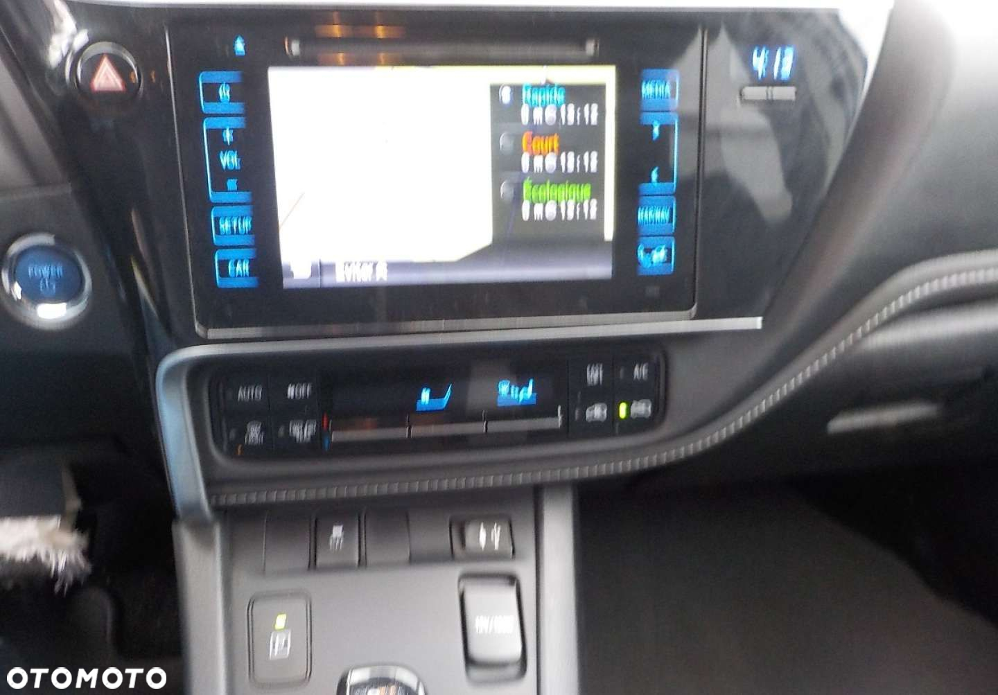 Toyota Auris - 29