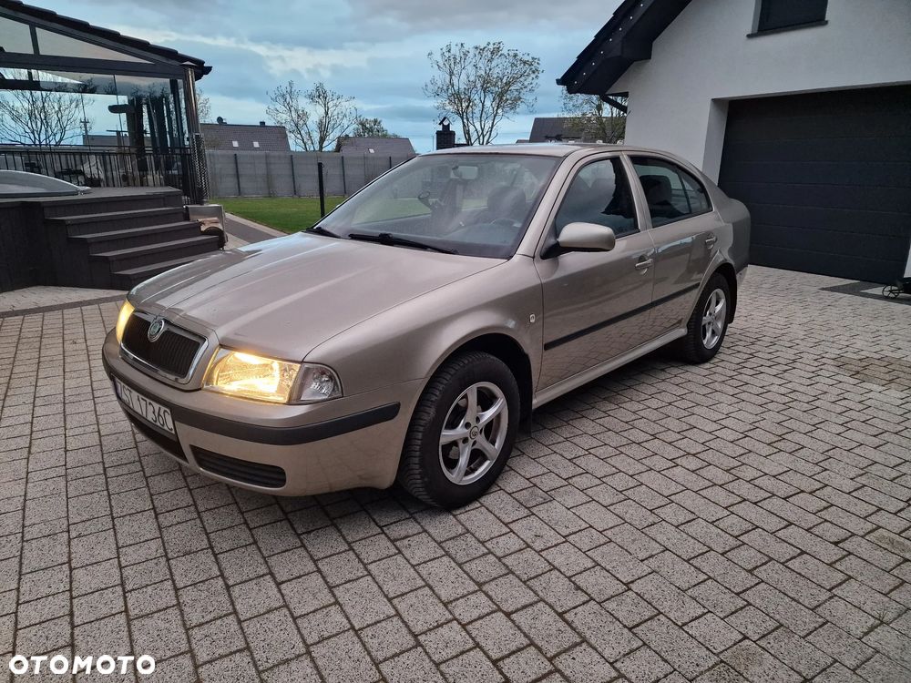 Skoda Octavia 1.6 Tour - 18