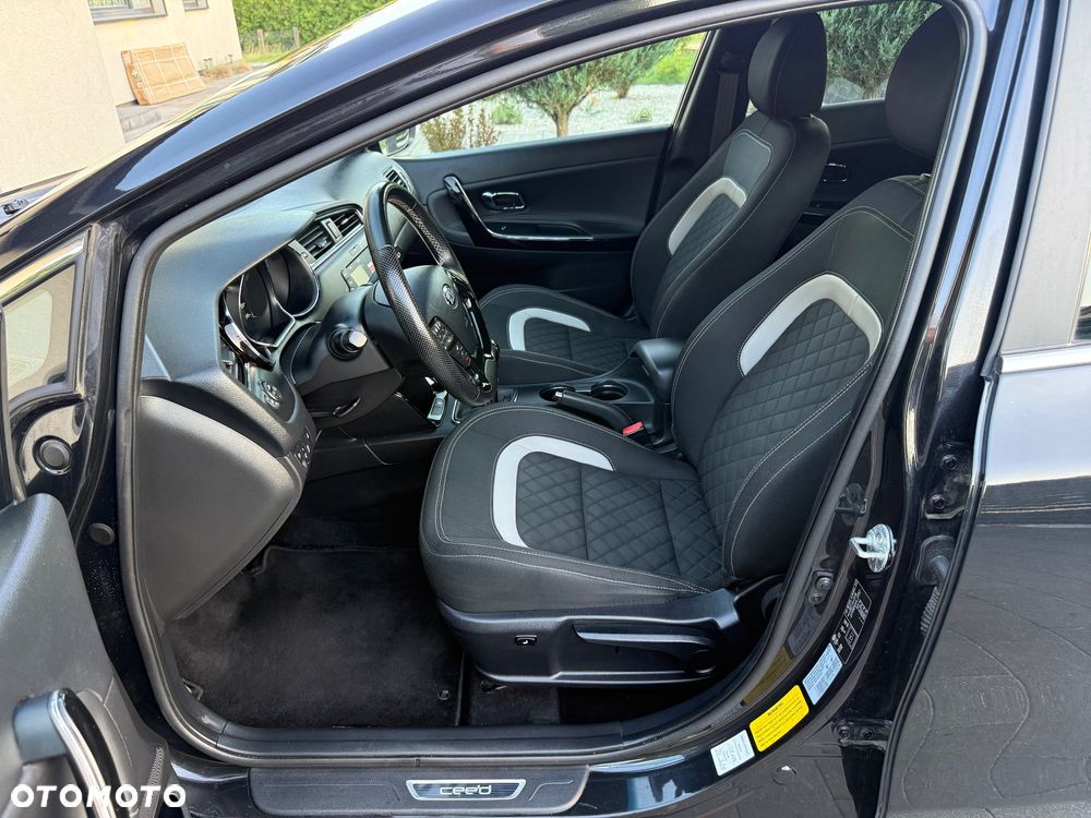 Kia Ceed 1.6 CRDi 136 ISG GT Line - 16