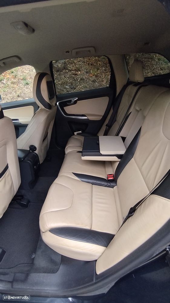 Volvo XC 60 2.0 D3 Drive R-Design 85 Anos Start/Stop - 3