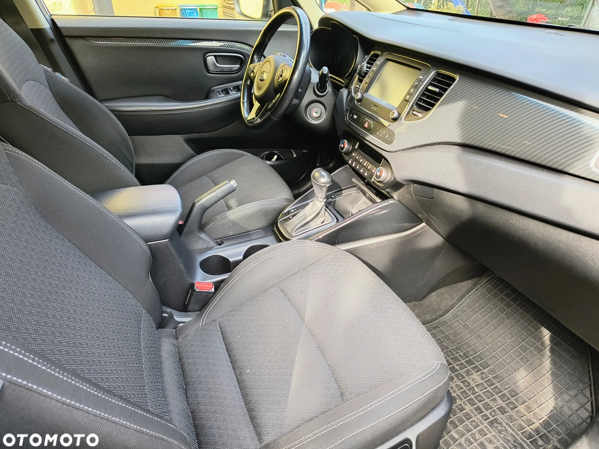 Kia Carens 1.7 CRDi L 7os DCT - 8