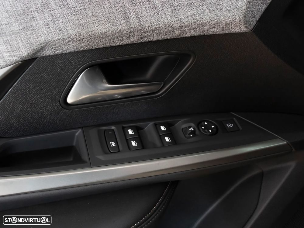Peugeot 3008 1.2 Hybrid Allure e-DCS6 - 20