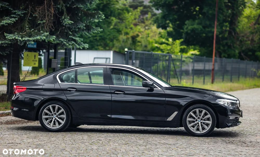 BMW Seria 5 520d Luxury Line - 9