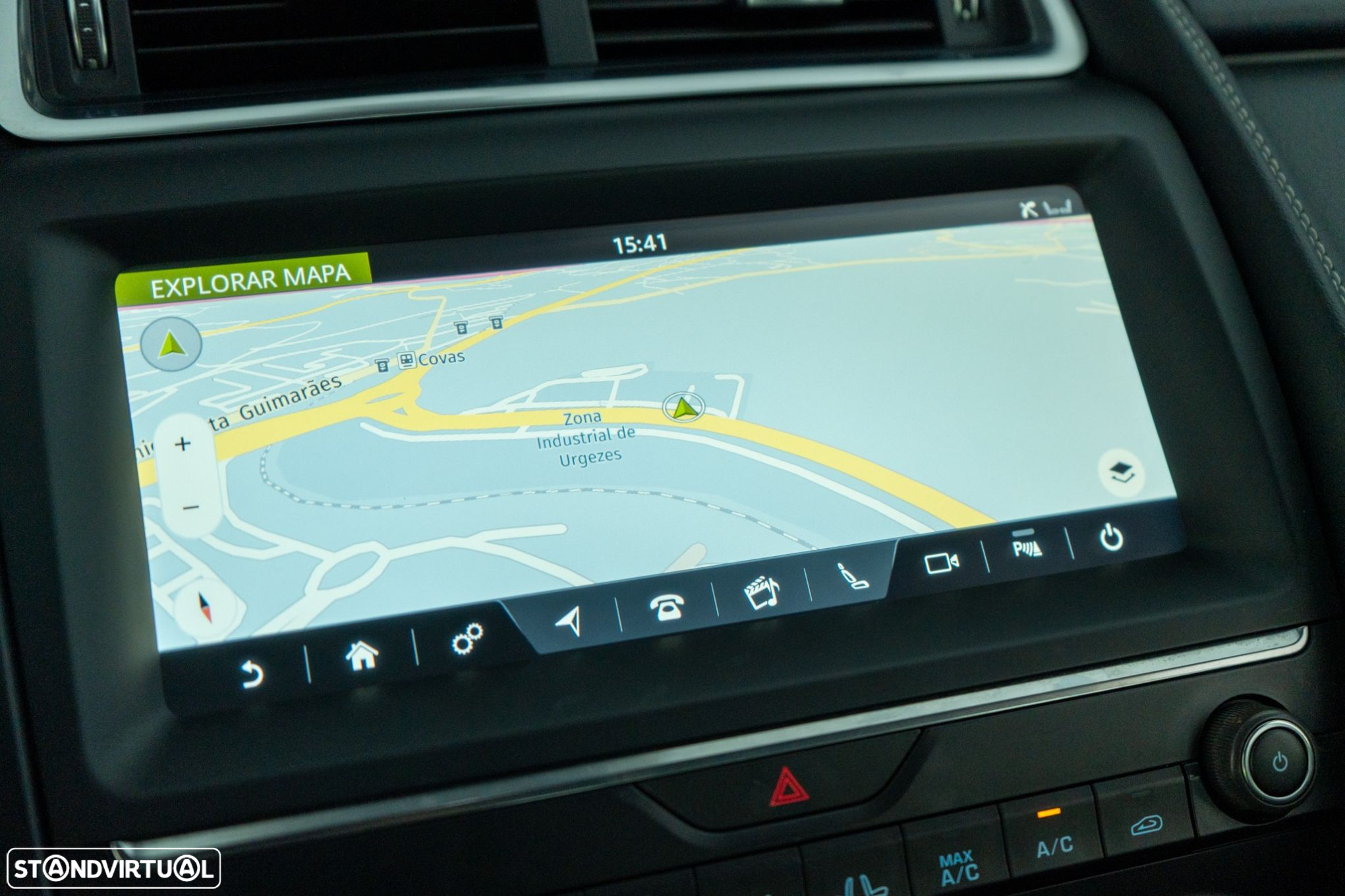 Jaguar E-Pace 2.0 i4D R-Dynamic - 18