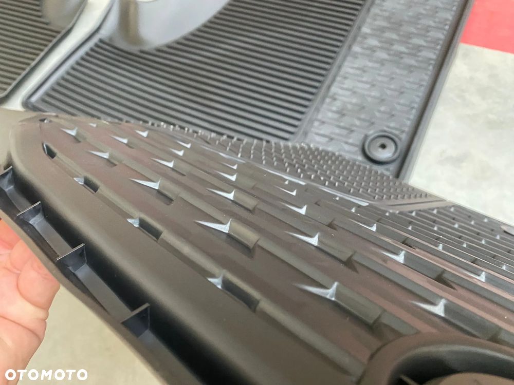 Dywaniki gumowe Ram 2019- duża kabina - 7