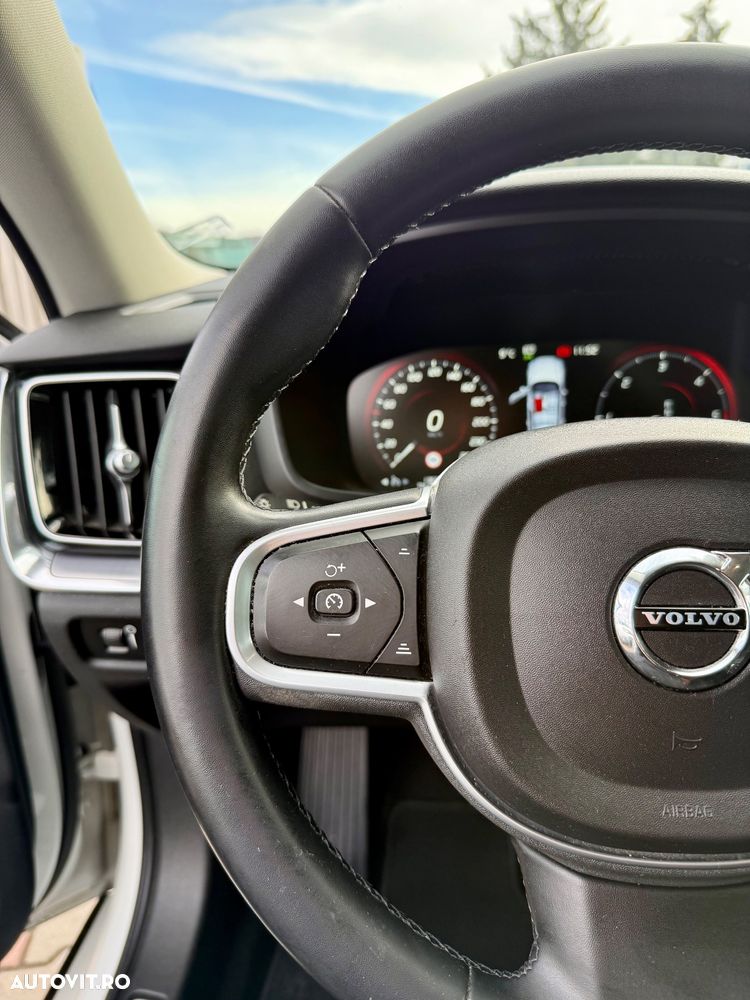 Volvo V60 B4 D Geartronic Momentum Pro - 19