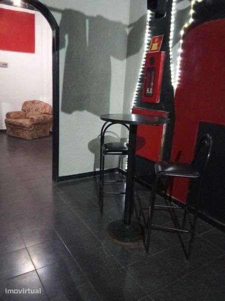 Vende se Bar com 280m2posdibilidade de alterar licença para habitação - Grande imagem: 4/8