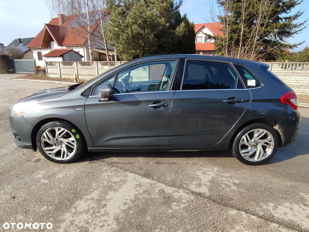 Citroën C4 2.0 HDi Exclusive - 6
