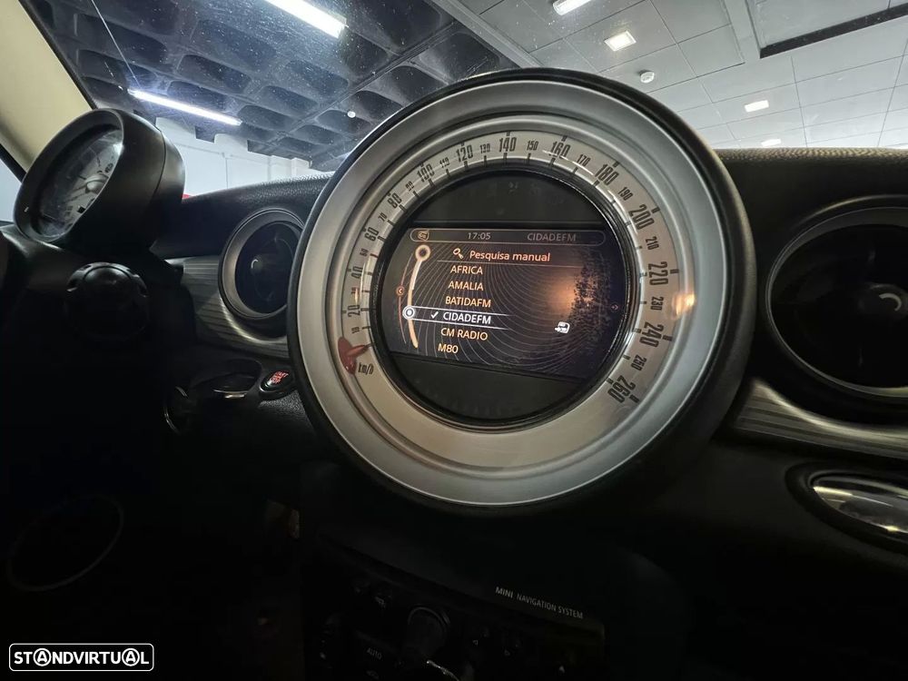 MINI 3 Portas Cooper D - 32