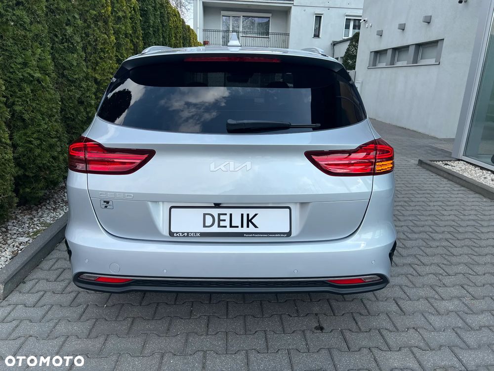 Kia Ceed - 13