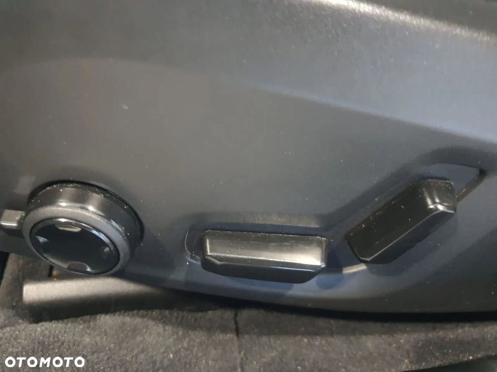 Volvo V90 Cross Country D5 AWD Geartronic - 23