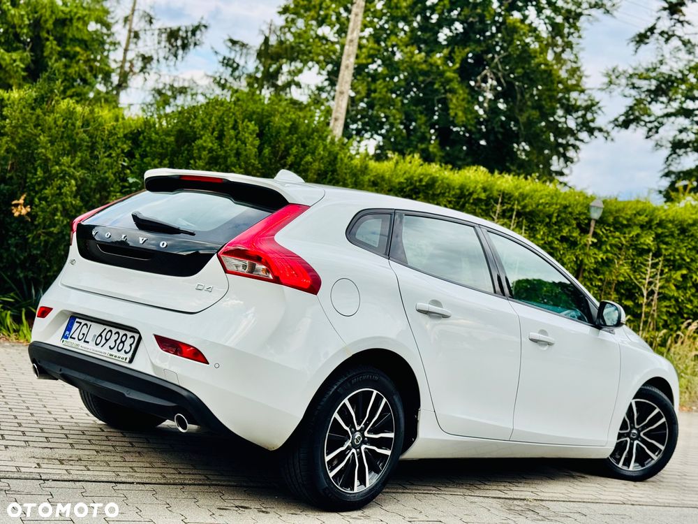 Volvo V40 D4 Drive-E Momentum - 6