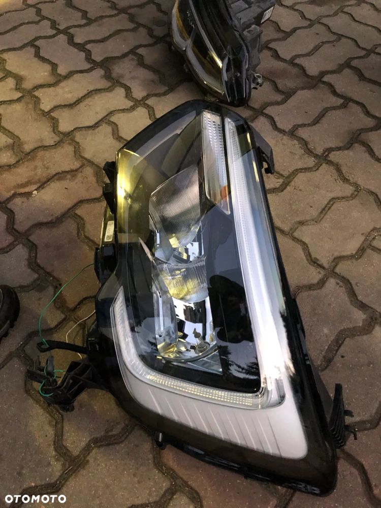 REFLEKTOR RENAULT MASTER III 10> LE 2020 OR 260607867R - 3