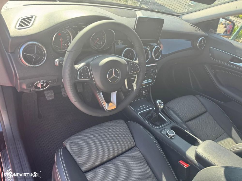 Mercedes-Benz CLA 180 d Shooting Brake Fleet Pack Plus - 3