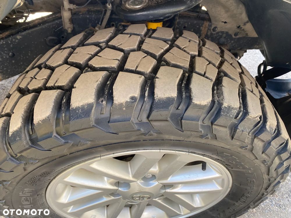 Toyota Hilux 4x4 Extra Cab - 16