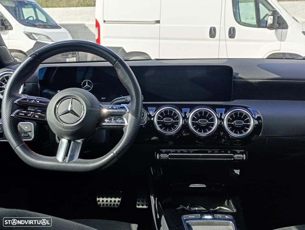 Mercedes-Benz A 250 Limousine e 8G-DCT AMG Line Advanced Plus - 25