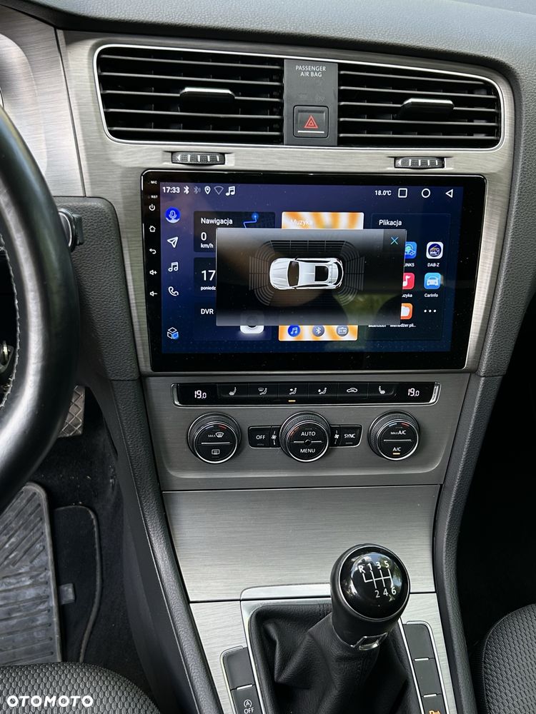 Volkswagen Golf - 6