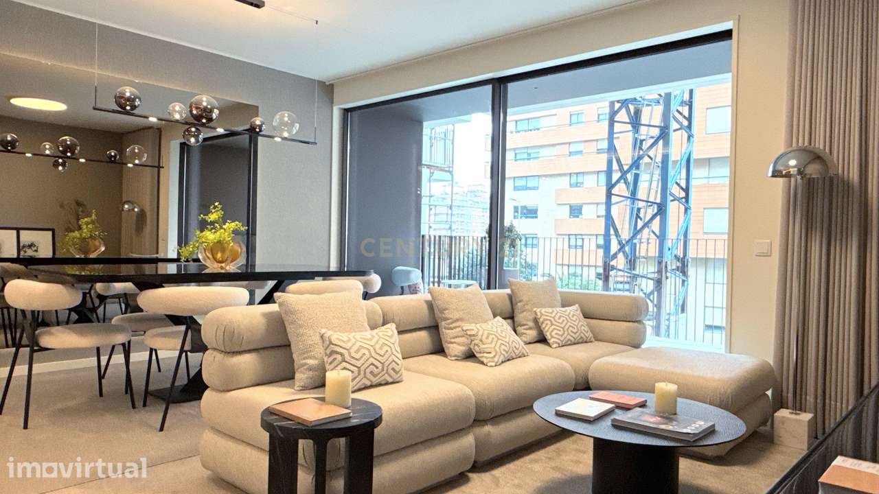 THE YARD NEXT - APARTAMENTO T3 COM VARANDA - JARDINS DA ARRÁBIDA - Grande imagem: 2/41