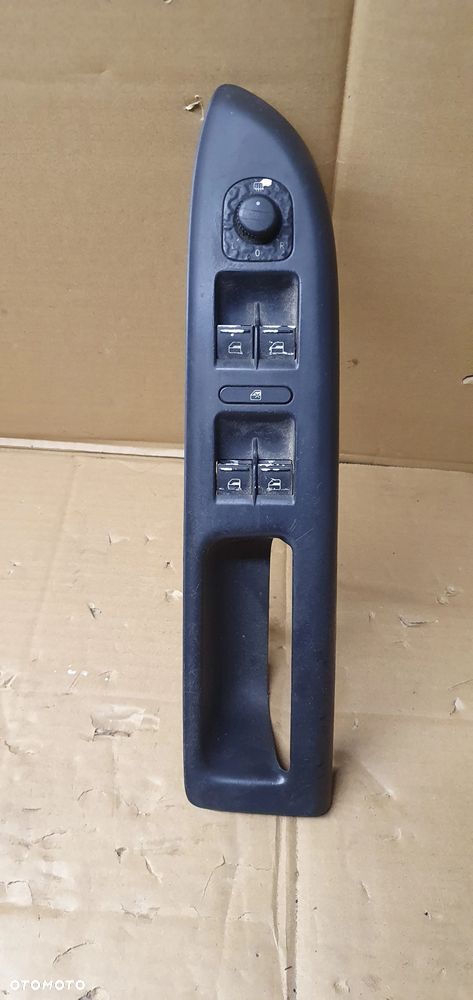 Przełącznik panel szyb lewy przód VW Golf V Plus 5M1867371B - 1