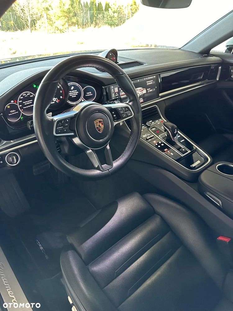 Porsche Panamera Standard - 10