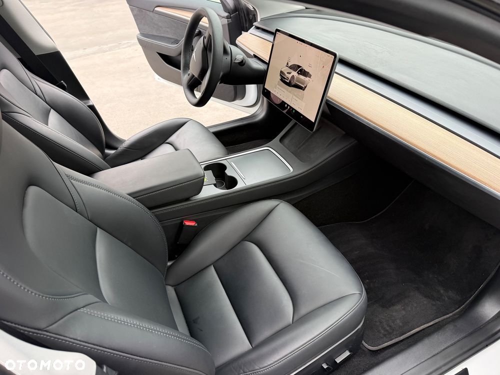 Tesla Model 3 - 15