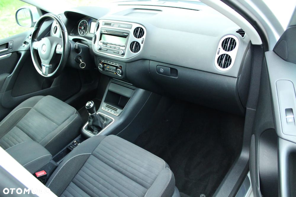 Volkswagen Tiguan 2.0 TDI DPF BlueMotion Technology Sport & Style - 11