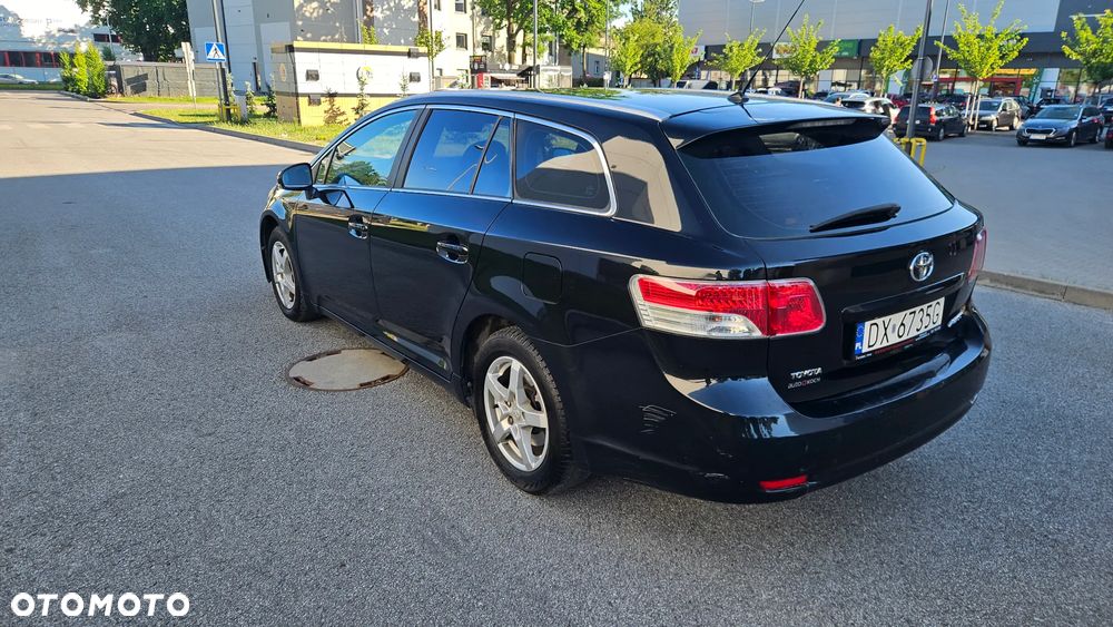 Toyota Avensis - 8