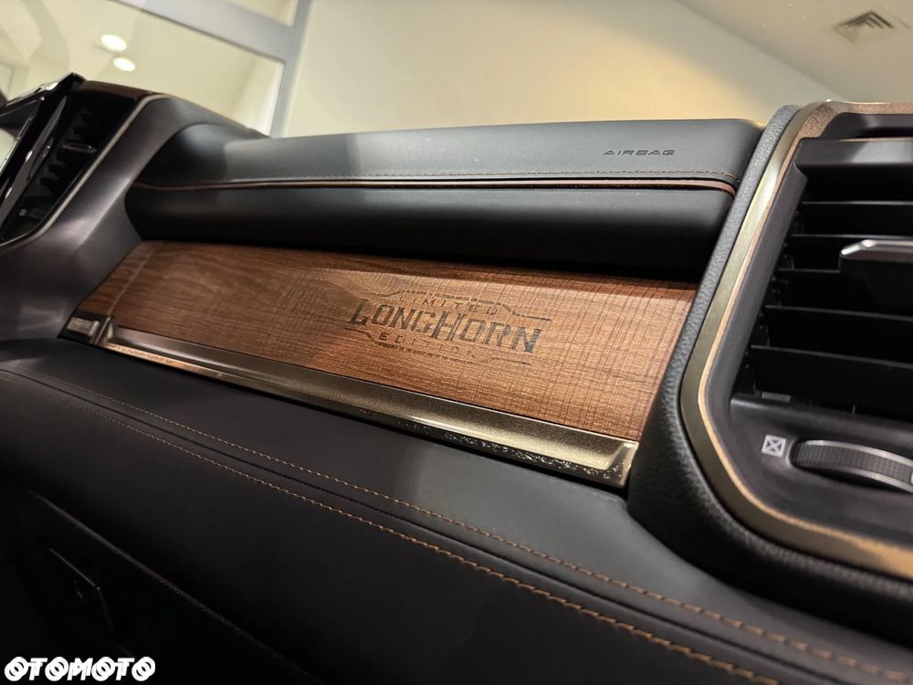 RAM 1500 Crew Cab Longhorn - 39