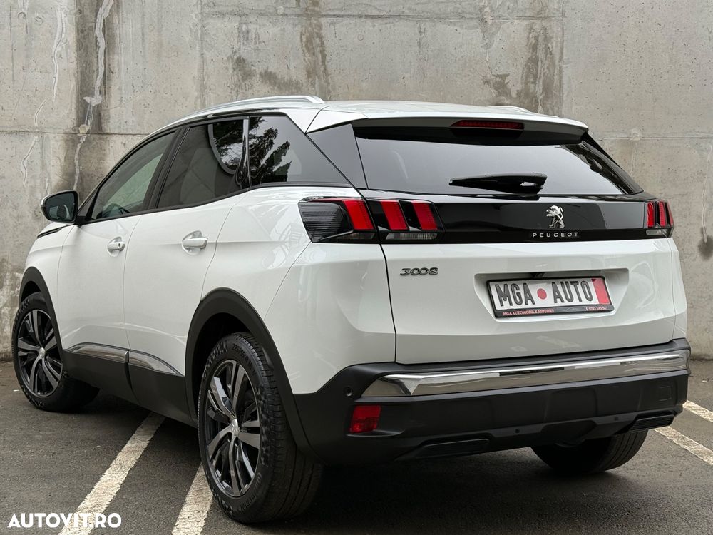 Peugeot 3008 PureTech 130 Stop & Start GPF EAT8 Allure - 3