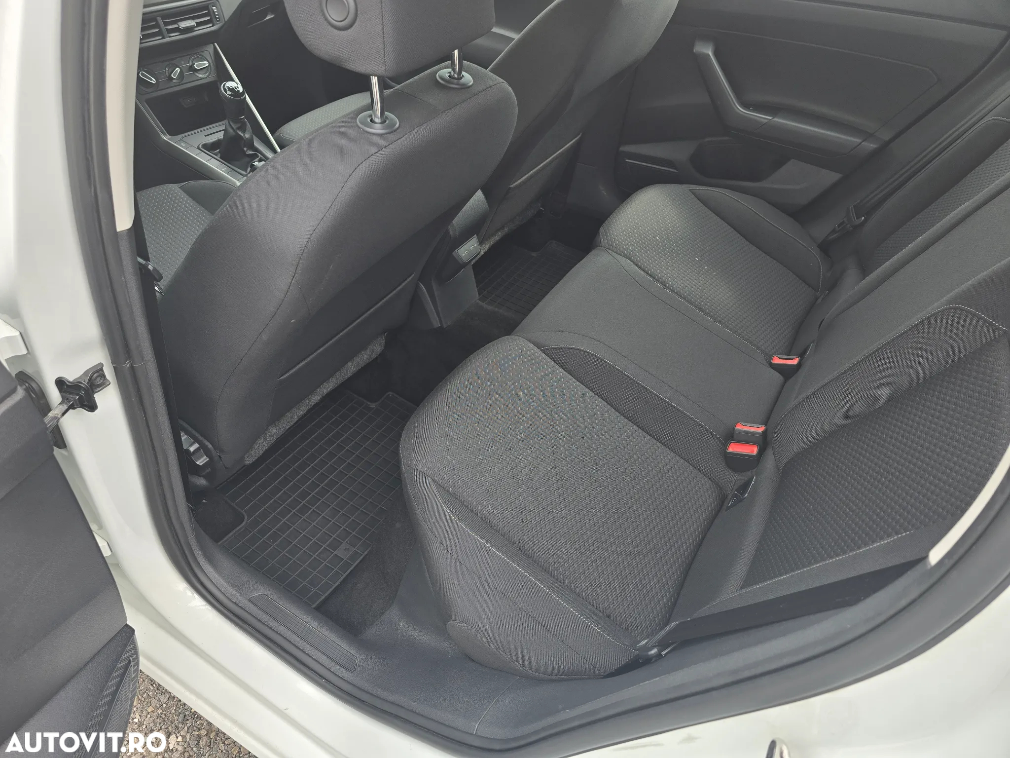 Volkswagen Polo 1.6 TDI Comfortline - 8