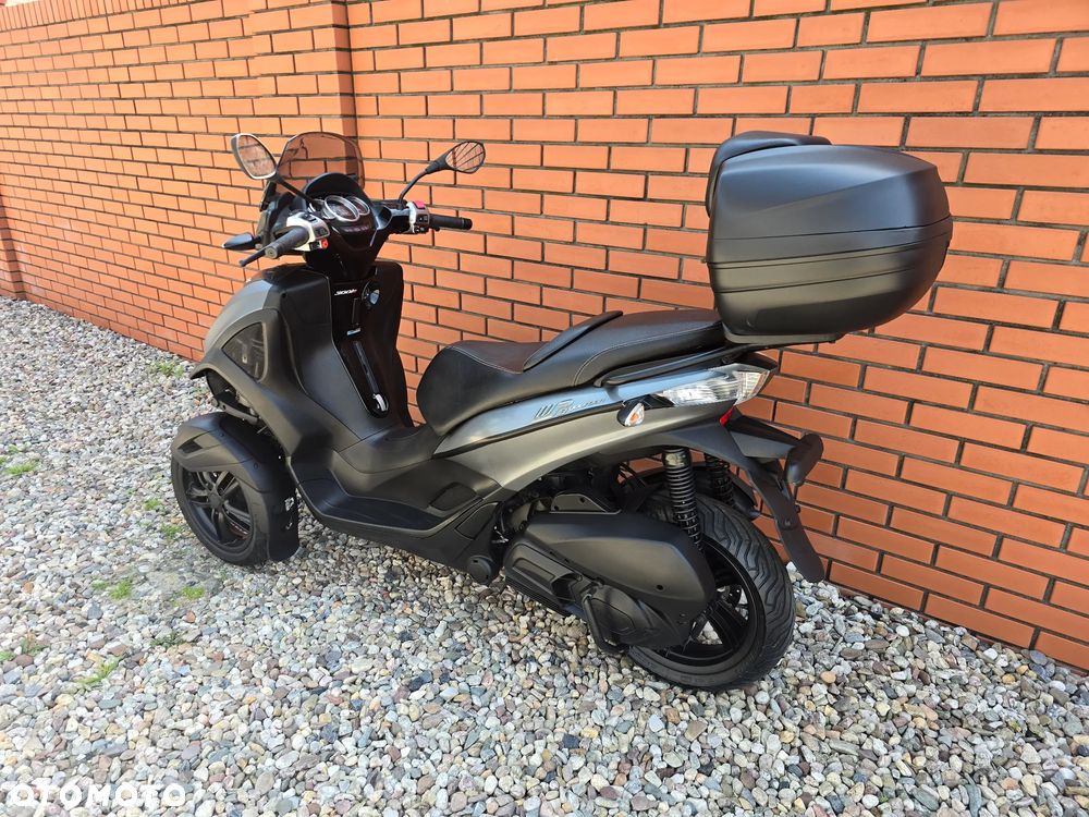 Piaggio MP-3 - 10